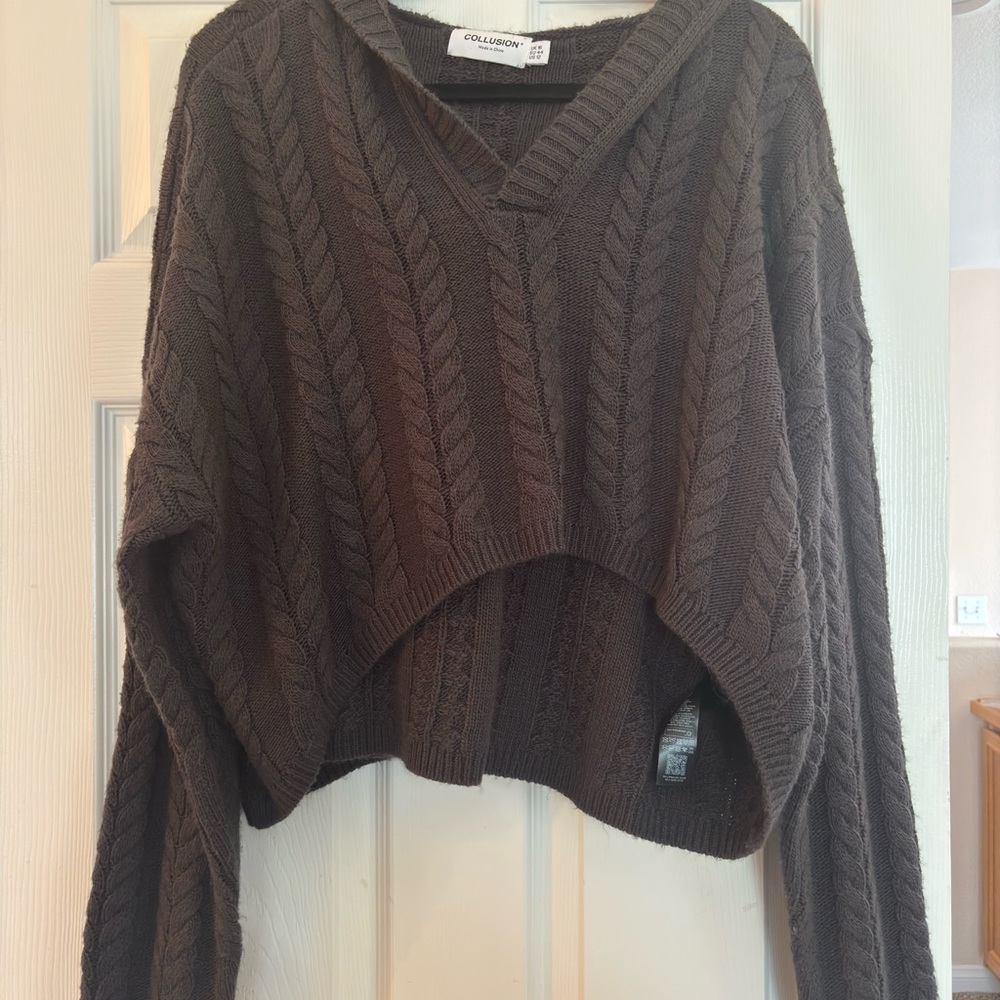 Cropped hooded charcoal gray sweater